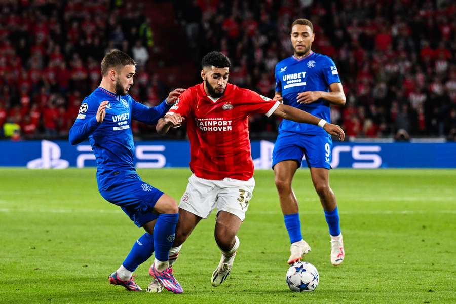 Ismael Saibari in actie tijdens de wedstrijd tegen Rangers woensdagavond