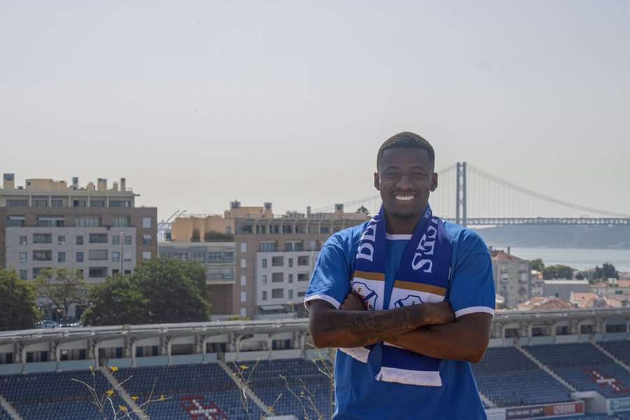 Cesinha assinou pelo Belenenses até 2027