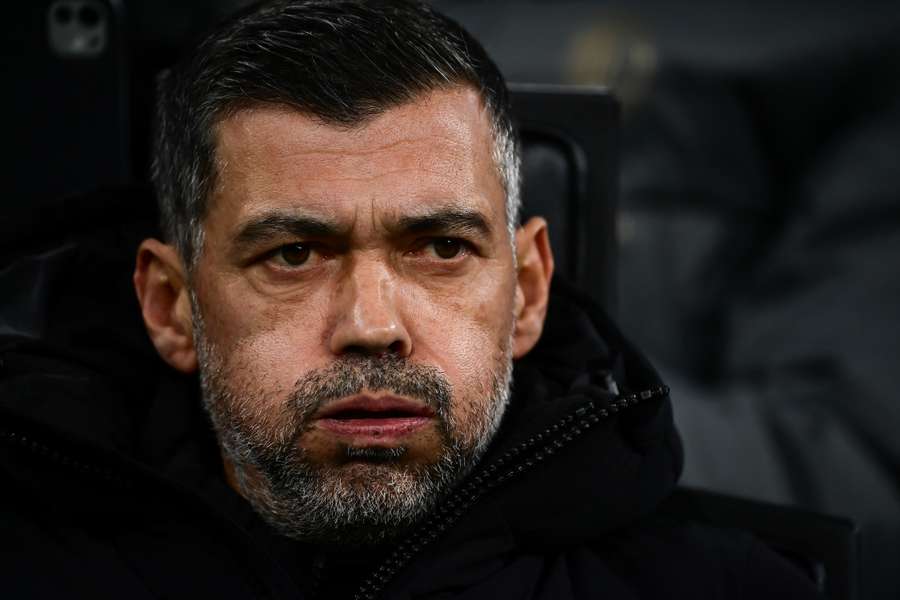 Frustração para o técnico português na estreia em San Siro