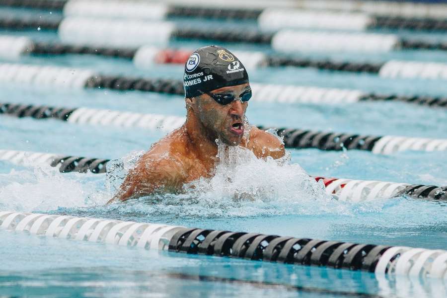 João Gomes busca bons tempos antes do Mundial de piscina curta