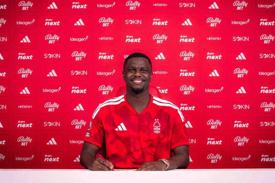 Diomande assinou pelo Nottingham Forest Diomande assinou pelo Nottingham Forest