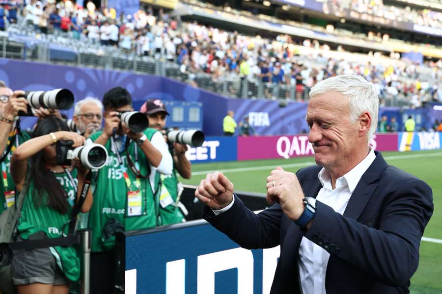 Didier Deschamps, satisfait après la Suède