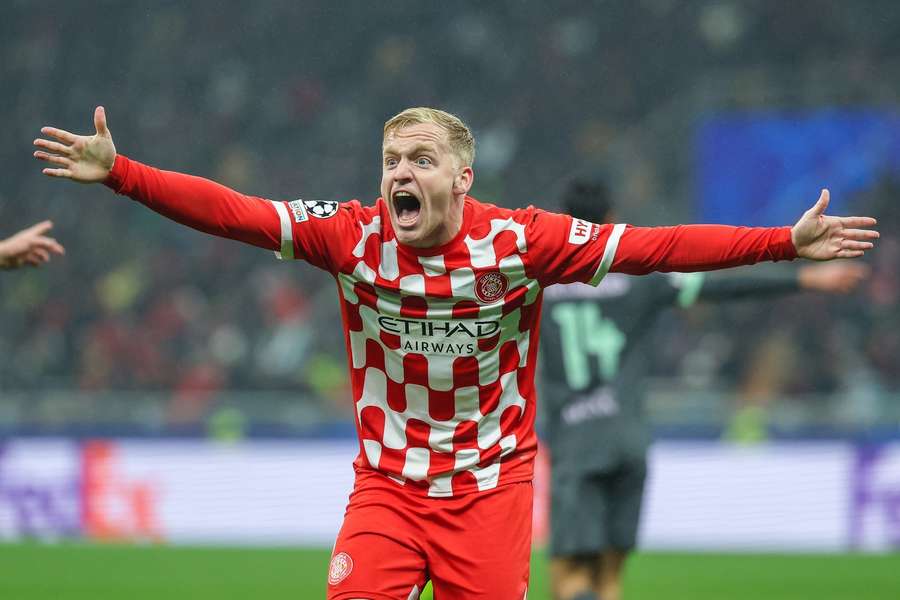 Gironov Donny Van de Beek reacts during the match in the Champions League 2024/25. Gironov Donny Van de Beek reacts during the match in the Champions League 2024/25.
