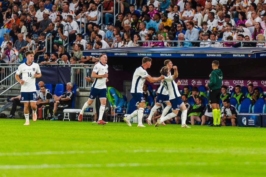 Inglaterra e Alemanha decidiram Europeu sub-21 no prolongamento