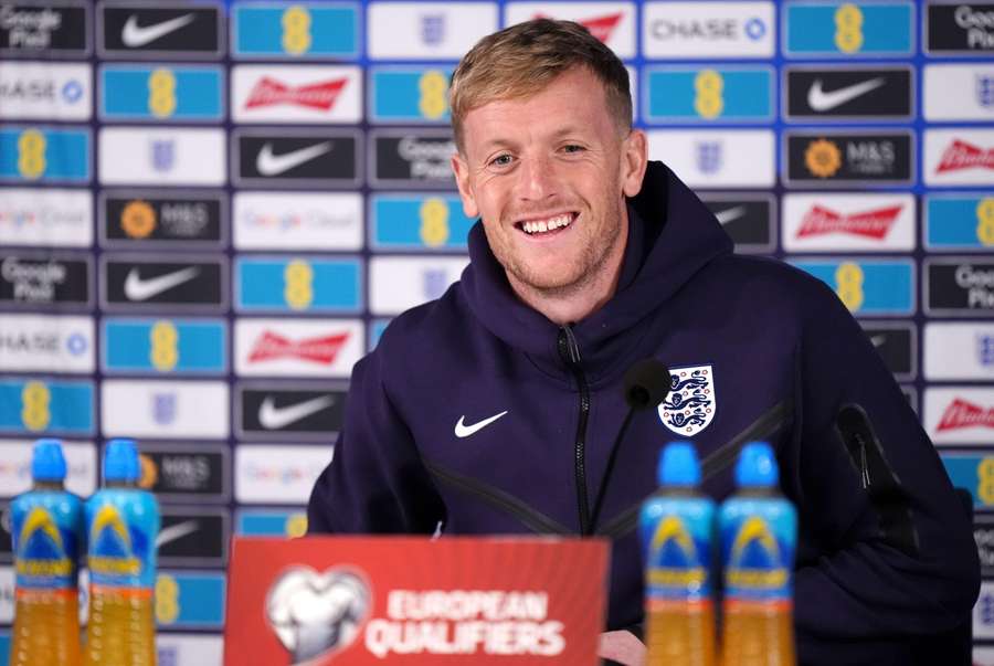 Everton snap back at pundit over Pickford transfer claims Everton snap back at pundit over Pickford transfer claims