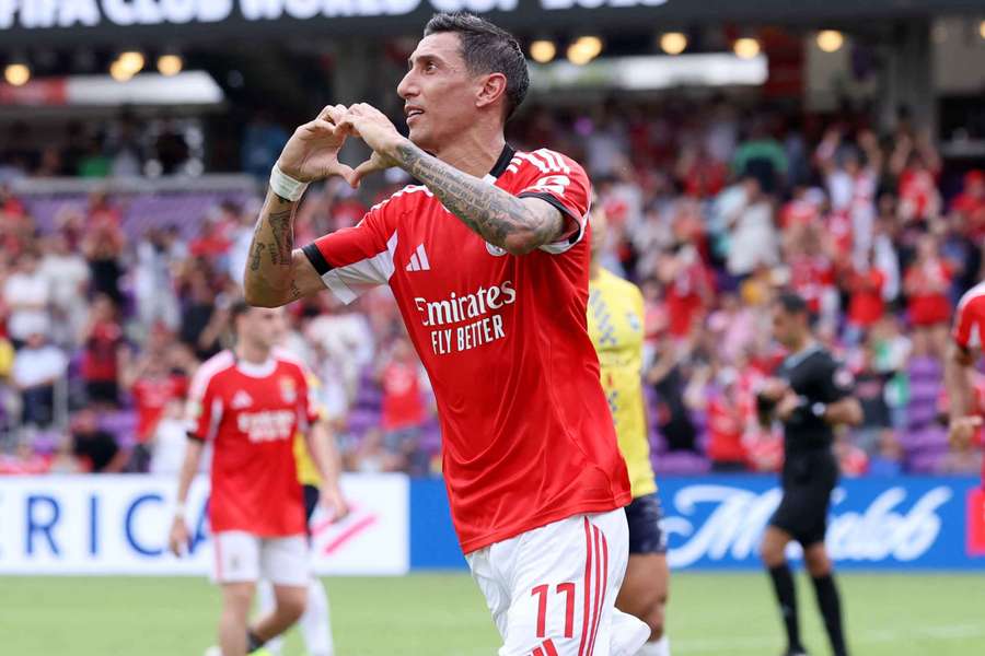 Ángel Di María iniciou e encerrou a goleada do Benfica em Orlando