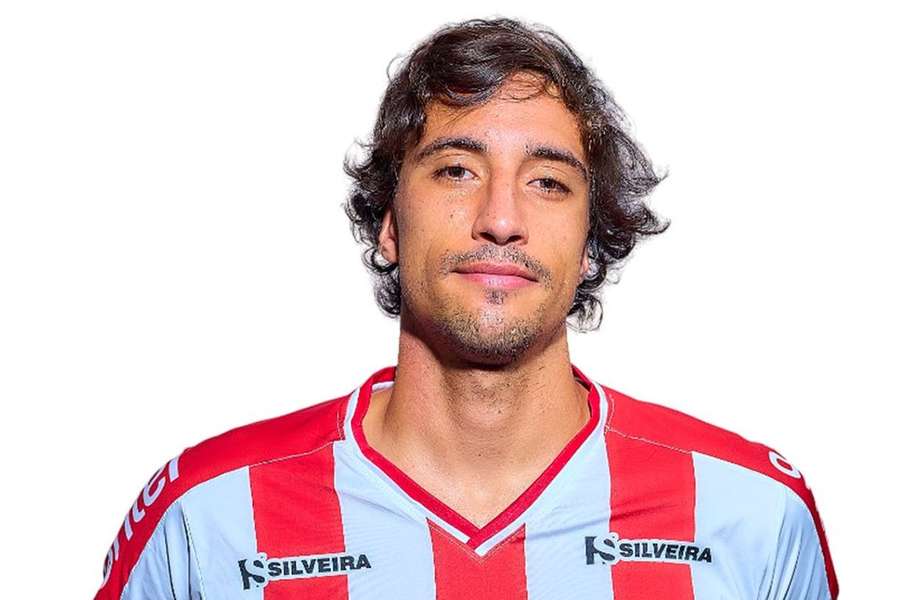 Tiago Galletto assinou pelo AVS