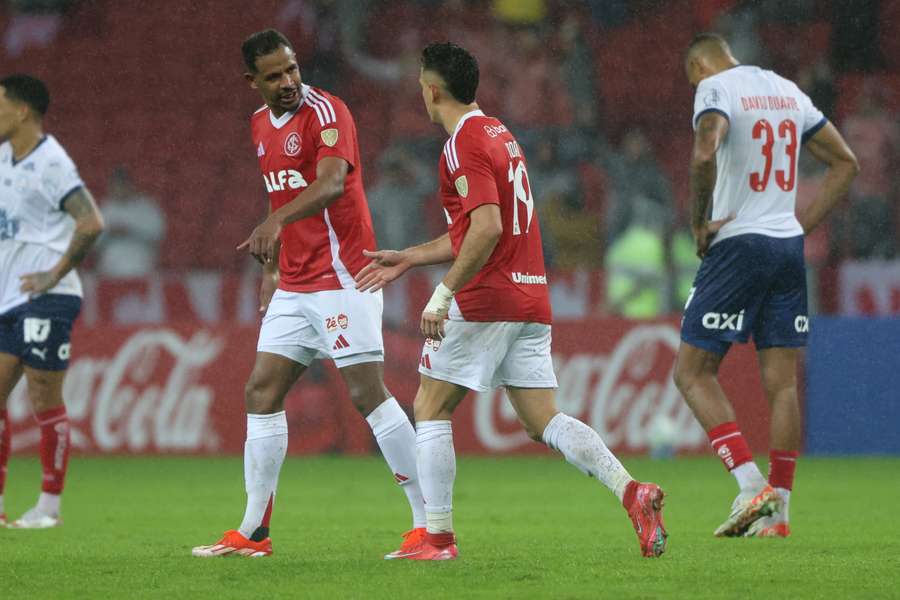 Borré comemora o gol da virada do Internacional Borré comemora o gol da virada do Internacional
