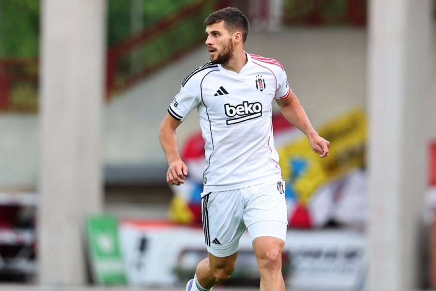 Jurásek ao serviço do Besiktas Jurásek ao serviço do Besiktas