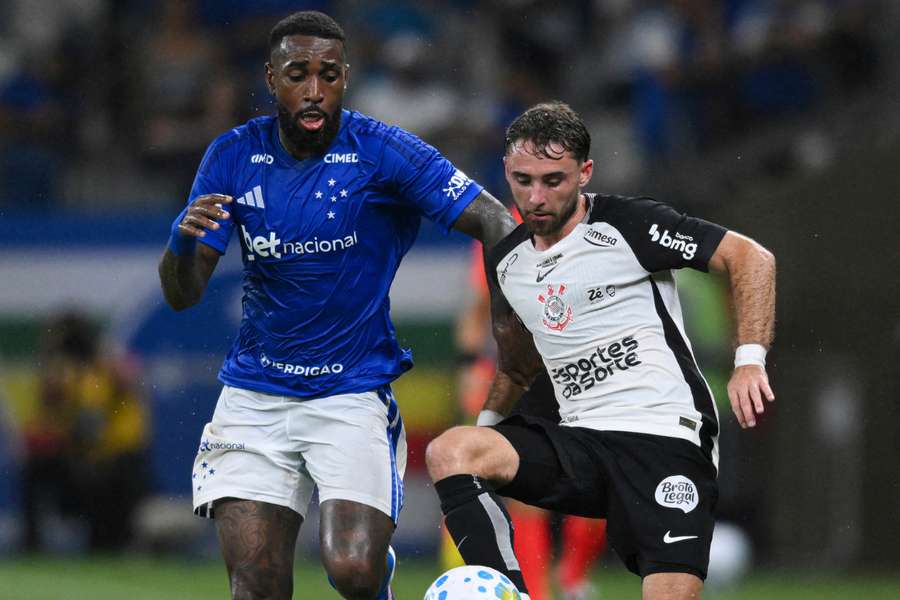 Corinthians e Cruzeiro voltam a se encontrar no Brasileirão Corinthians e Cruzeiro voltam a se encontrar no Brasileirão
