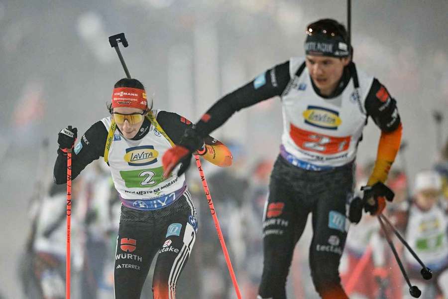 Voigt (l.) und Strelow feiern einen gelungenen Start in die Saison