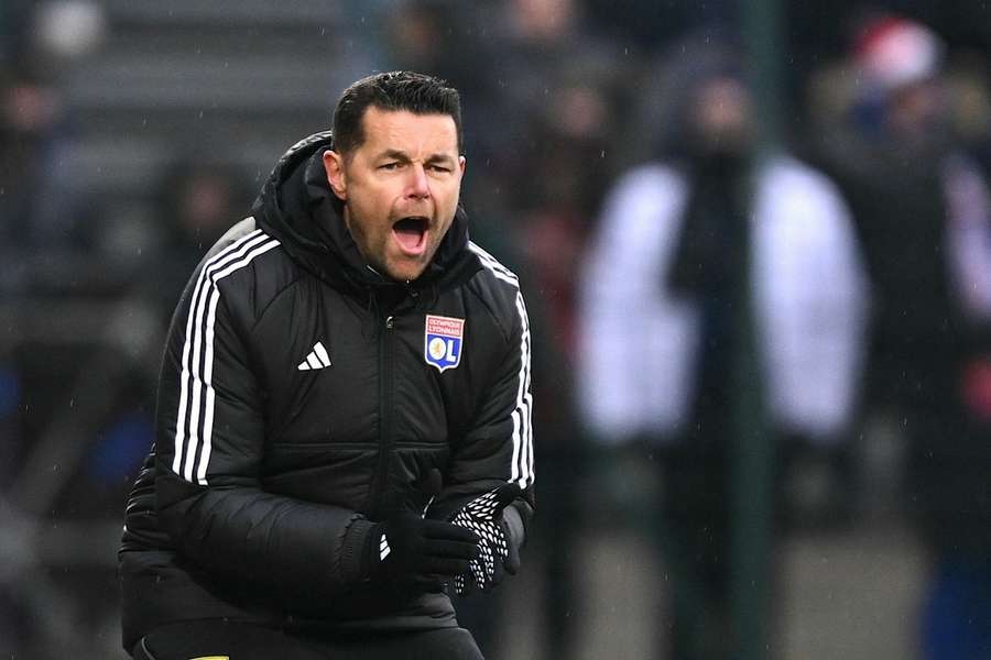 Pierre Sage fica como treinador do Lyon até junho