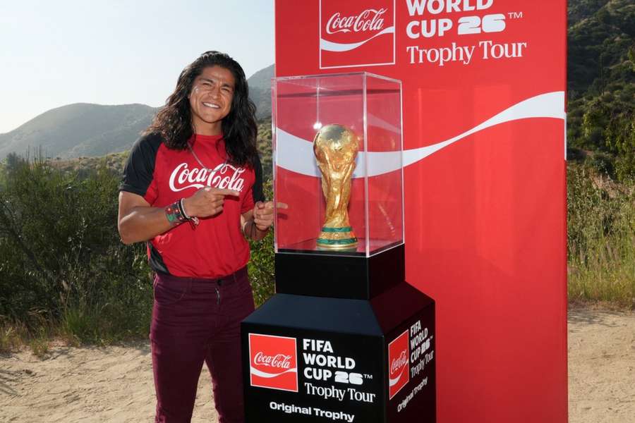 Fernandez poses with the World Cup in Los Angeles