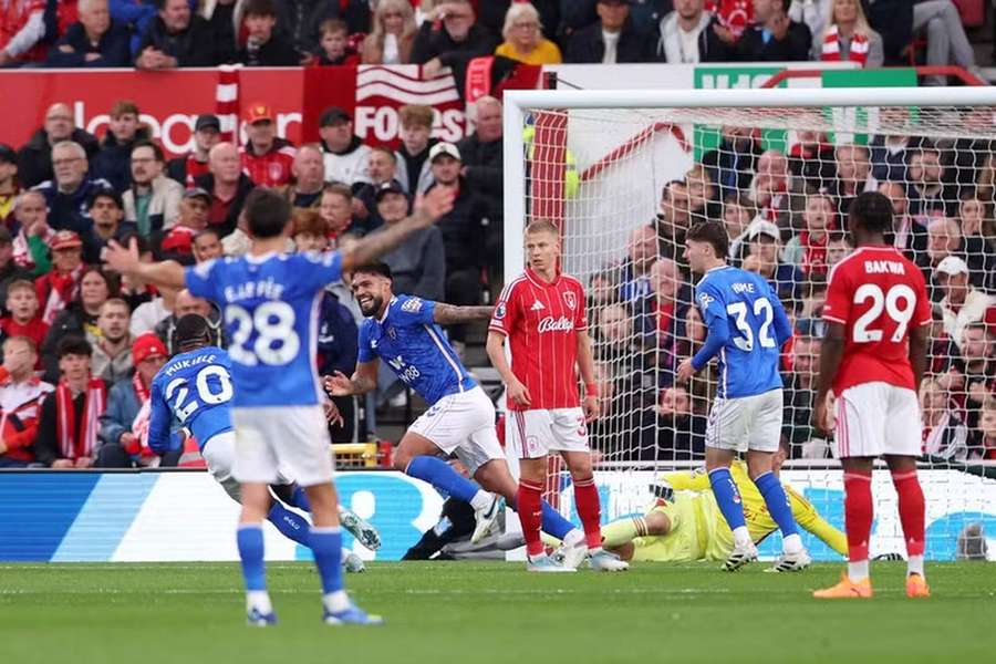 A festa de Omar Alderete, autor do golo da vitória do Sunderland