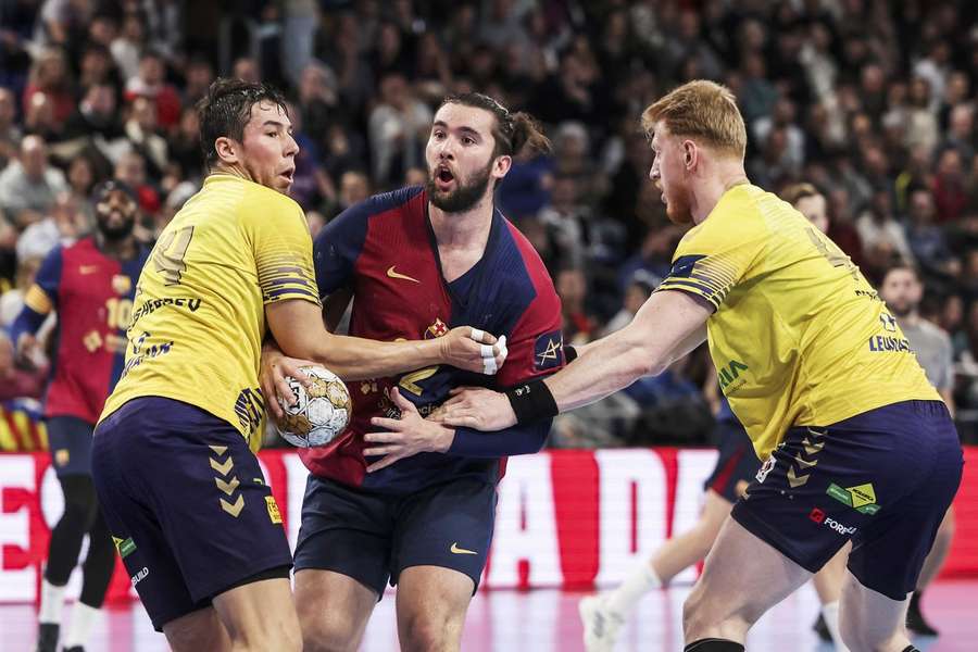 Luís Frade prolonga a ligação ao Barcelona