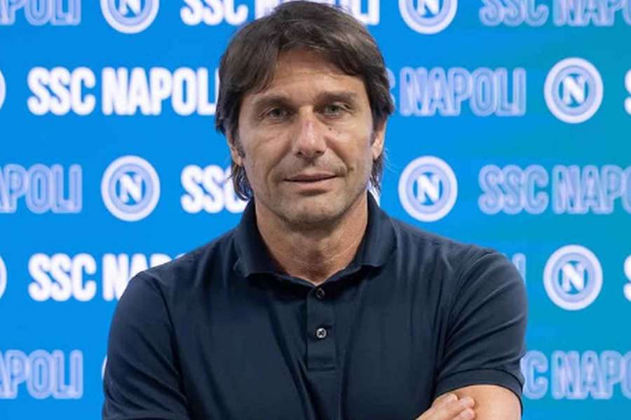 Trenér Neapole Antonio Conte