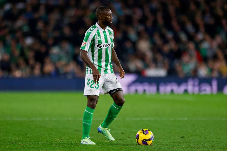 El Betis oficializa la salida de Sabaly, nuevo jugador del Al-Duhail SC El Betis oficializa la salida de Sabaly, nuevo jugador del Al-Duhail SC