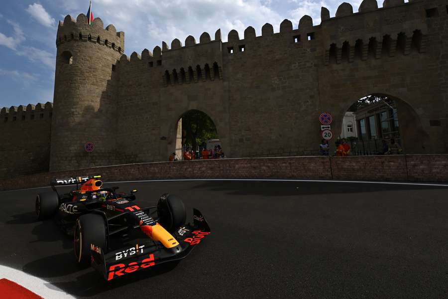 Sergio Perez siegt mit seinem überlegenen Auto in Aserbaidschan, Teamkollege Verstappen wird Zweiter vor Leclerc
