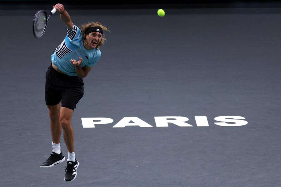 Alexander Zverev darf trotz Niederlage weiterhin von den ATP-Finals träumen.