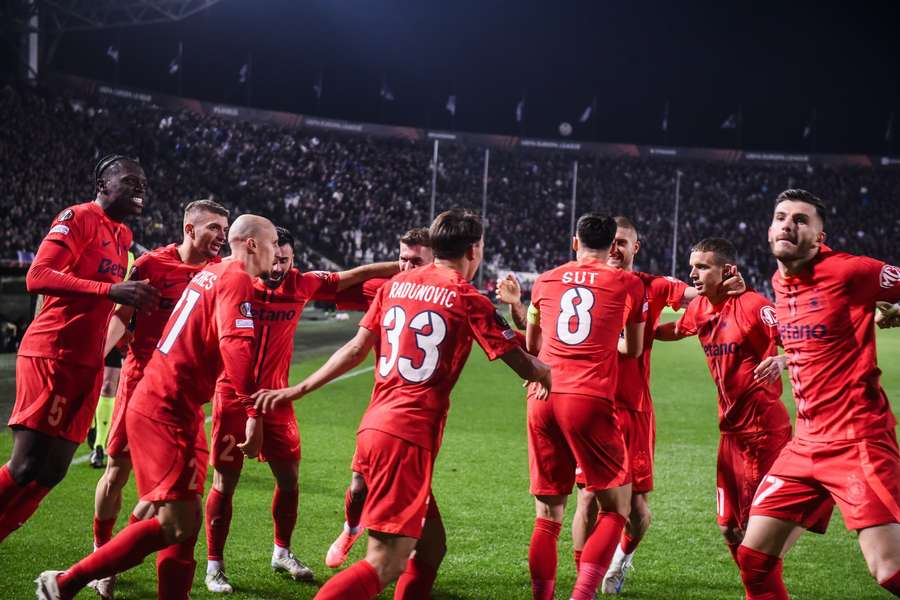 Jucătorii FCSB la meciul retur cu PAOK din Europa League 