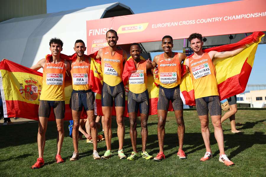 Thierry Ndikumwenayo, junto a sus compañeros Thierry Ndikumwenayo, junto a sus compañeros