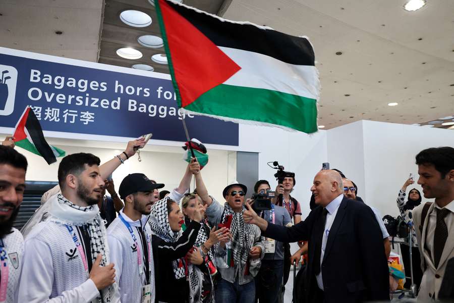 L'arrivo degli atleti palestinesi a Parigi