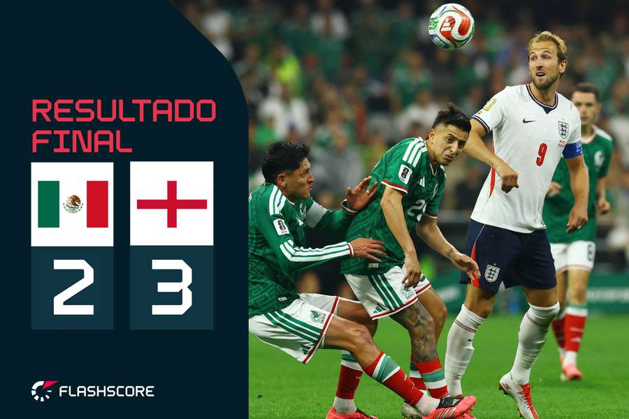 Kane perante os adversários mexicanos Kane perante os adversários mexicanos