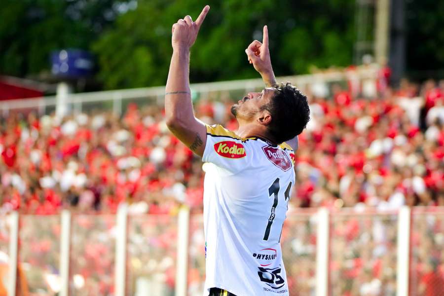 O Tigre de Novo Horizonte lidera a Segundona O Tigre de Novo Horizonte lidera a Segundona