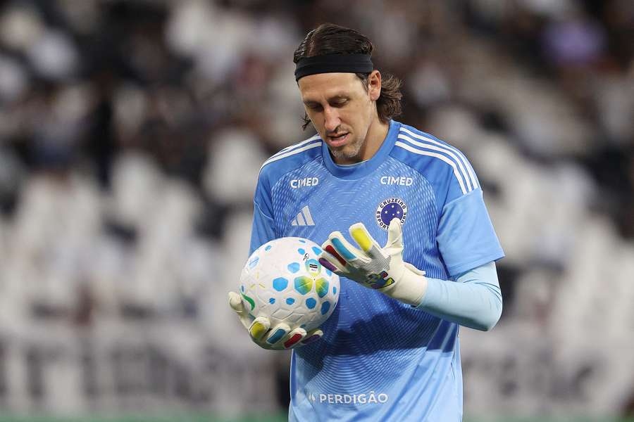 Cássio não deve jogar mais nesta temporada