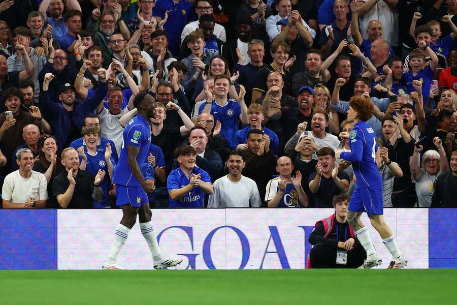 Chelsea postupuje v Ligovom pohári. Chelsea postupuje v Ligovom pohári.