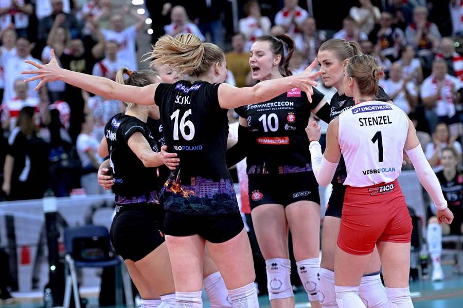 Skandaliczne zachowanie kibiców w ćwierćfinale PP. Oba łódzkie kluby wydały oświadczenia