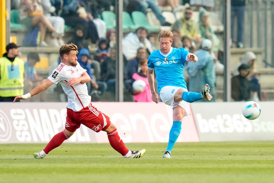 Hugo Magnetti contre Kevin De Bruyne cet été.