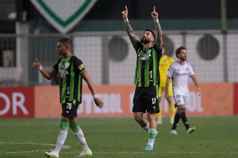 Mastriani fez dois gols na vitória do América