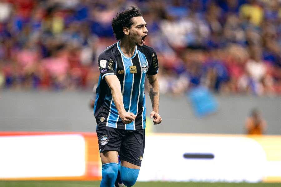 Matheus Nascimento anotou seu primeiro gol pelo Grêmio Matheus Nascimento anotou seu primeiro gol pelo Grêmio