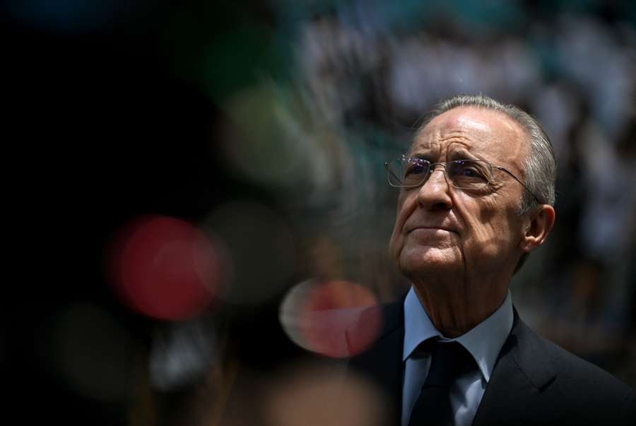 Real-Madrid-Präsident Florentino Perez will gegen die UEFA auf Schadenersatz klagen. Real-Madrid-Präsident Florentino Perez will gegen die UEFA auf Schadenersatz klagen.