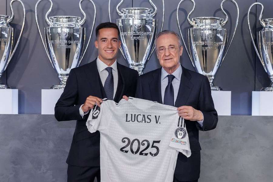 Lucas Vázquez prolonga ligação ao Real Madrid