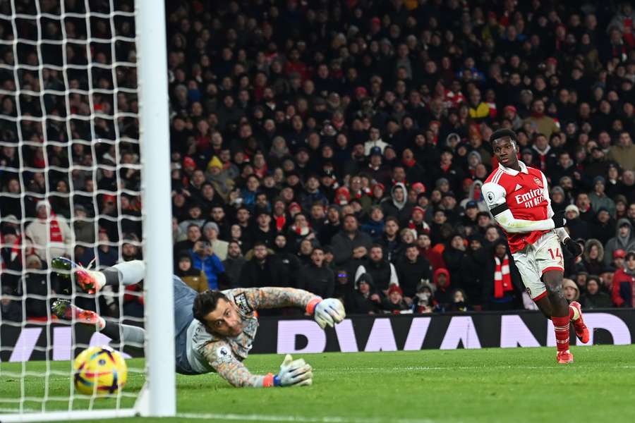 Eddie Nketiah shoots and scores his team third goal