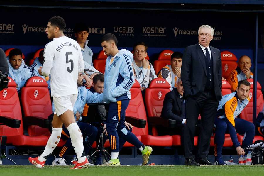 Real Madrid coach Carlo Ancelotti looks on as Real Madrid's Jude Bellingham is sent off against Osasuna