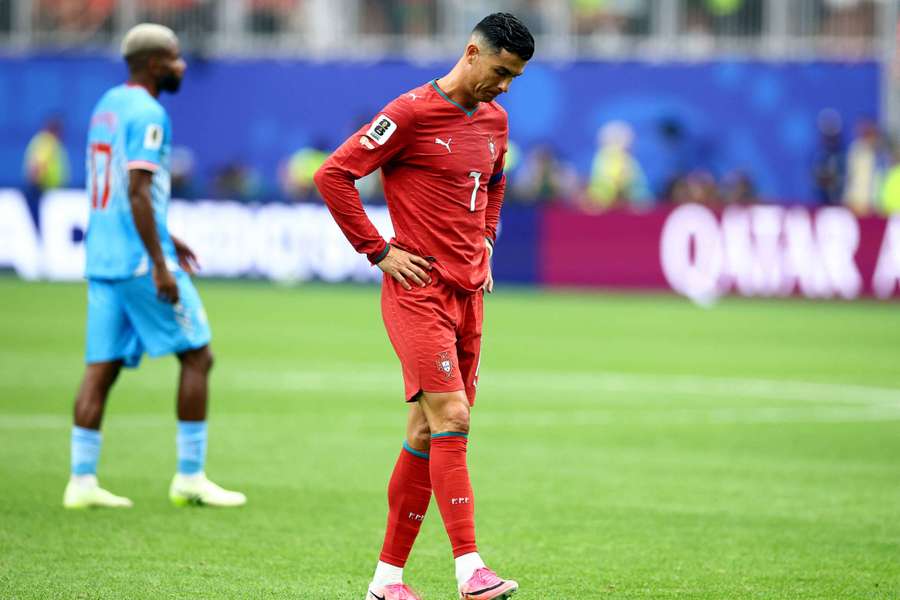 Ronaldo mal len 25 dotykov s loptou. Ronaldo mal len 25 dotykov s loptou.