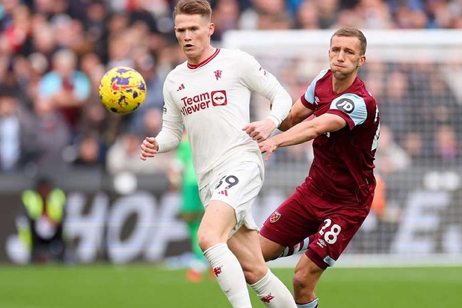 Napoli challenge Fulham for Man Utd midfielder McTominay