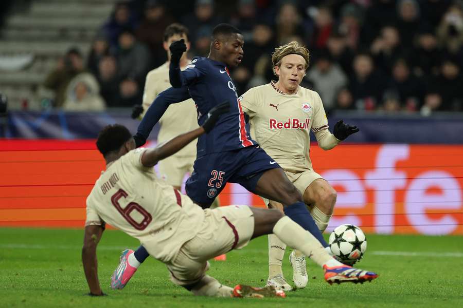 Paris Saint-Germain's Portuguese defender #25 Nuno Mendes