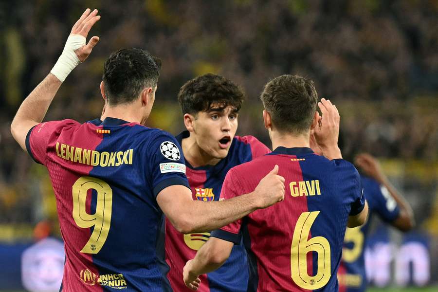 O Barcelona avançou com certa dose de emoção em Dortmund