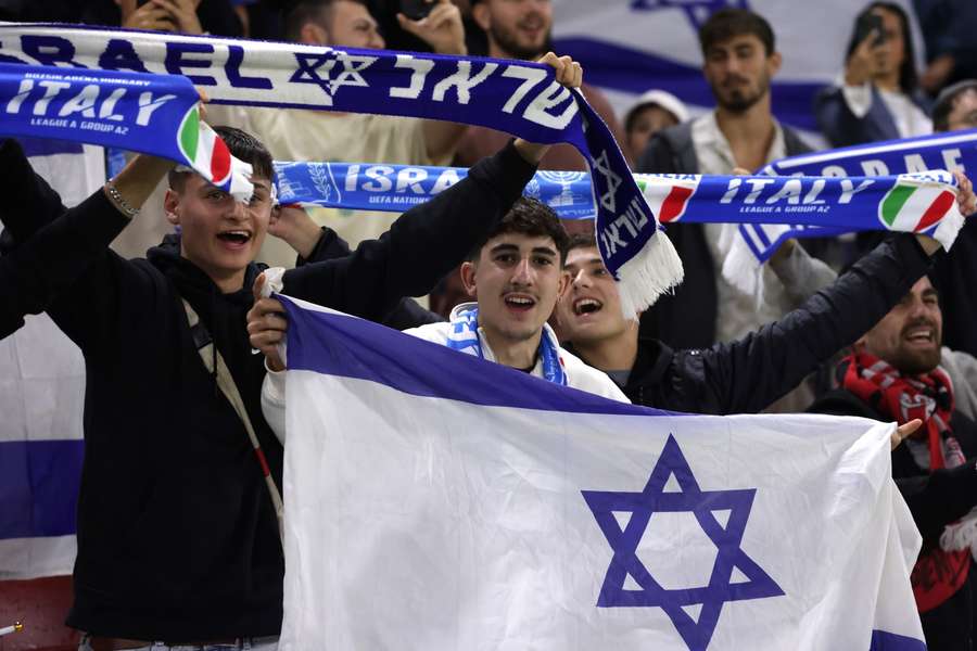 Israelische Fans in der Nations League beim Spiel gegen Italien.