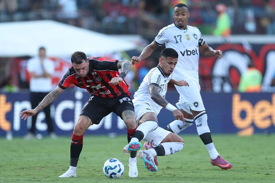 Vitória e Botafogo fizeram jogo morno no Barradão