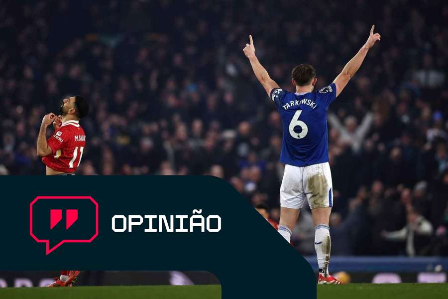 James Tarkowski festeja contra o Liverpool