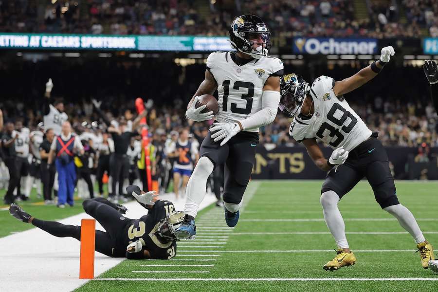 NFL: Christian Kirk (#13) von den Jacksonville feiert einen 44-Yard-Lauf zum Touchdown.