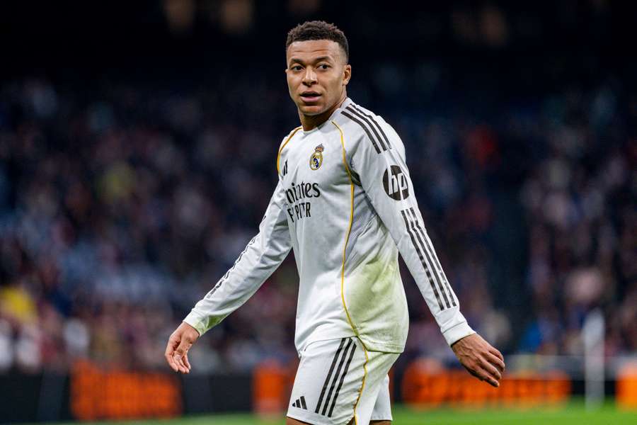 Real Madrid travel to play Valencia having just scraped past Rayo Vallecano in their last game, thanks to an injury-time Mbappe penalty.