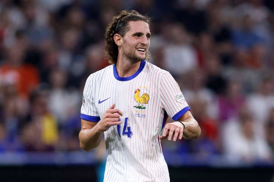 Adrien Rabiot, un jucător-cheie în compartimentul median din naționala Franței Adrien Rabiot, un jucător-cheie în compartimentul median din naționala Franței