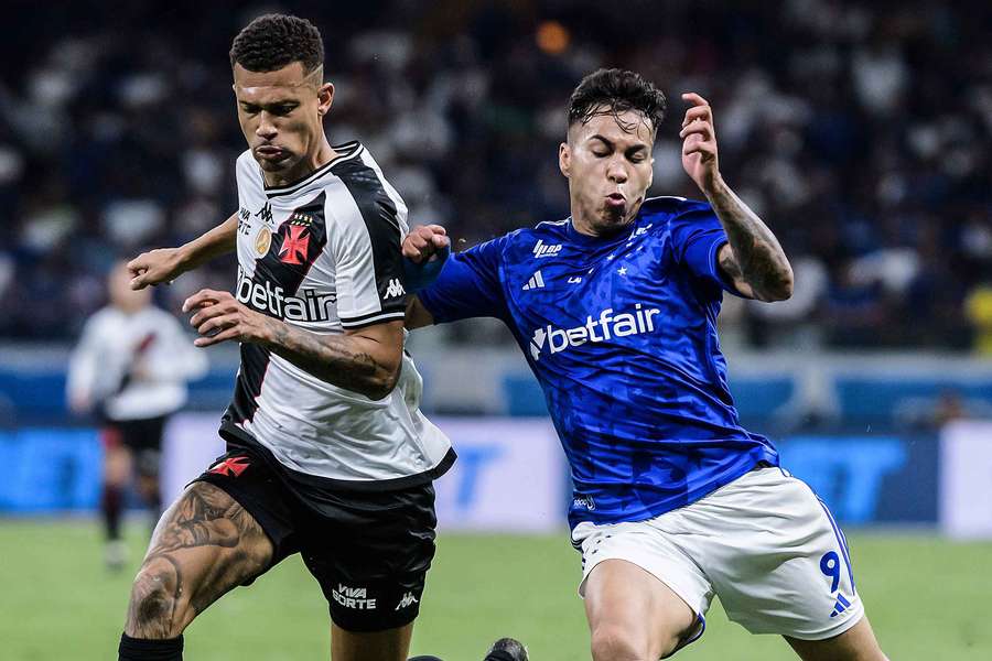 Cruzeiro e Vasco fizeram um bom duelo no Mineirão