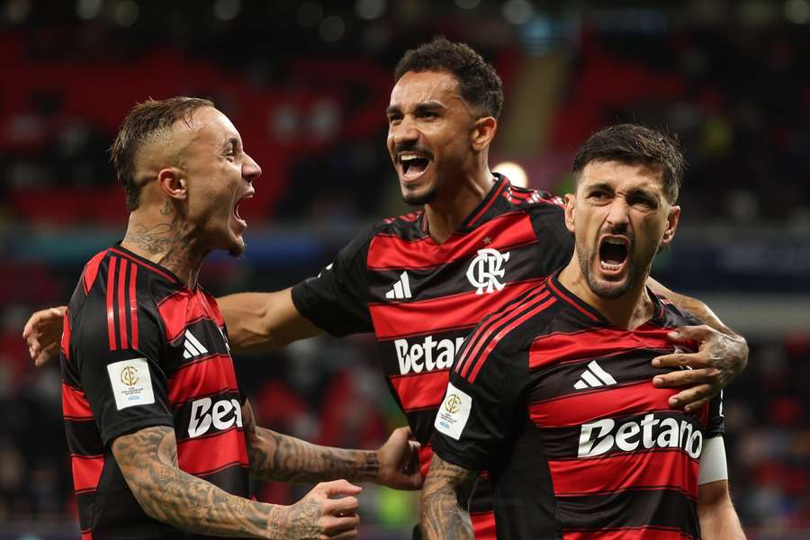 Radość piłkarzy Flamenga po awansie do finału. Radość piłkarzy Flamenga po awansie do finału.